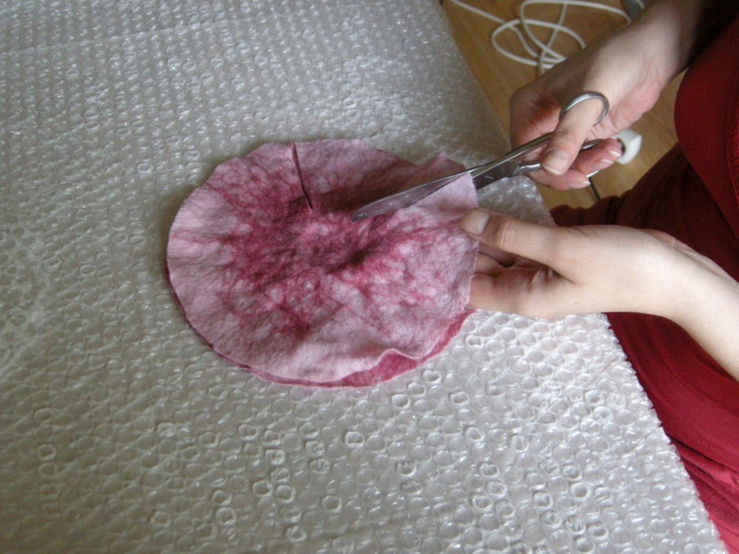 Геншин валяние. Фелтинг мокрое валяние. Мк мокрого валяния. Мокрое валяние тапочек из шерсти. Мк мокрого валяния.