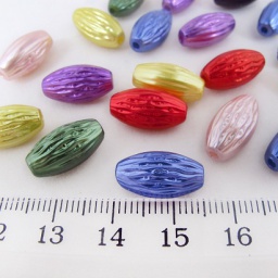 Акриловые бусины 15х8 мм