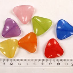 Пластиковые бусины