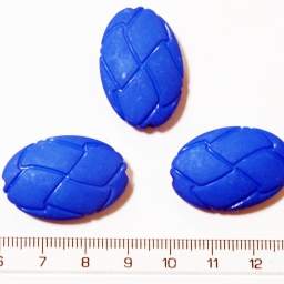 Акриловые бусины 28х20х7 мм